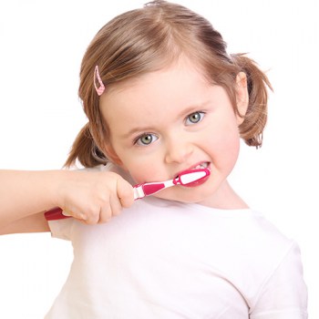 mamas-y-bebes-higiene-bucal-infantil3